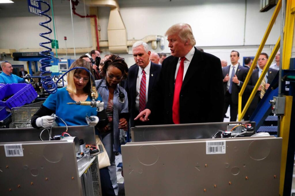 Trump Criticizes Apples Shift to Indian Manufacturing